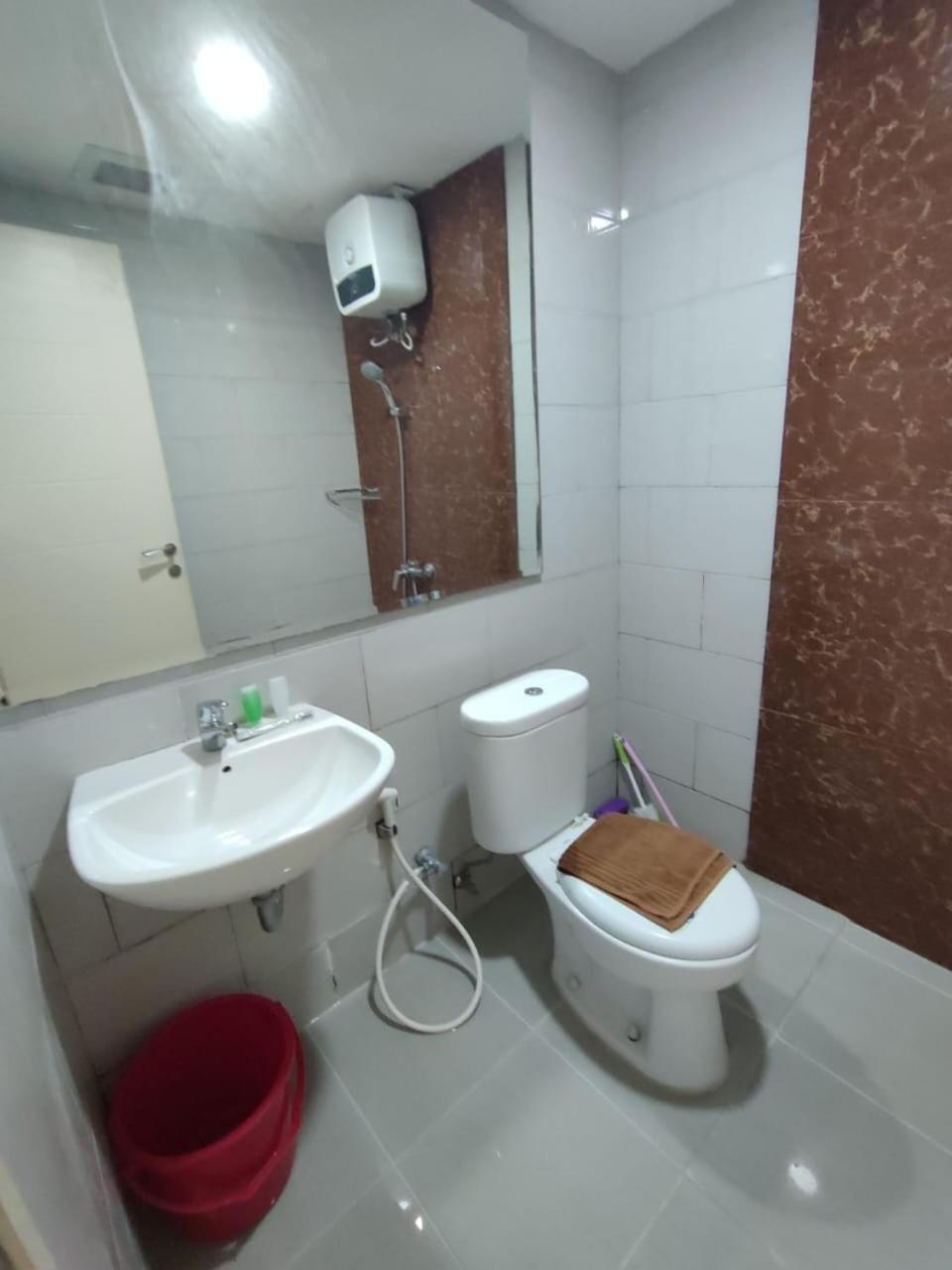 Pakuwonmall Anderson 2br By Host * Surabaya
