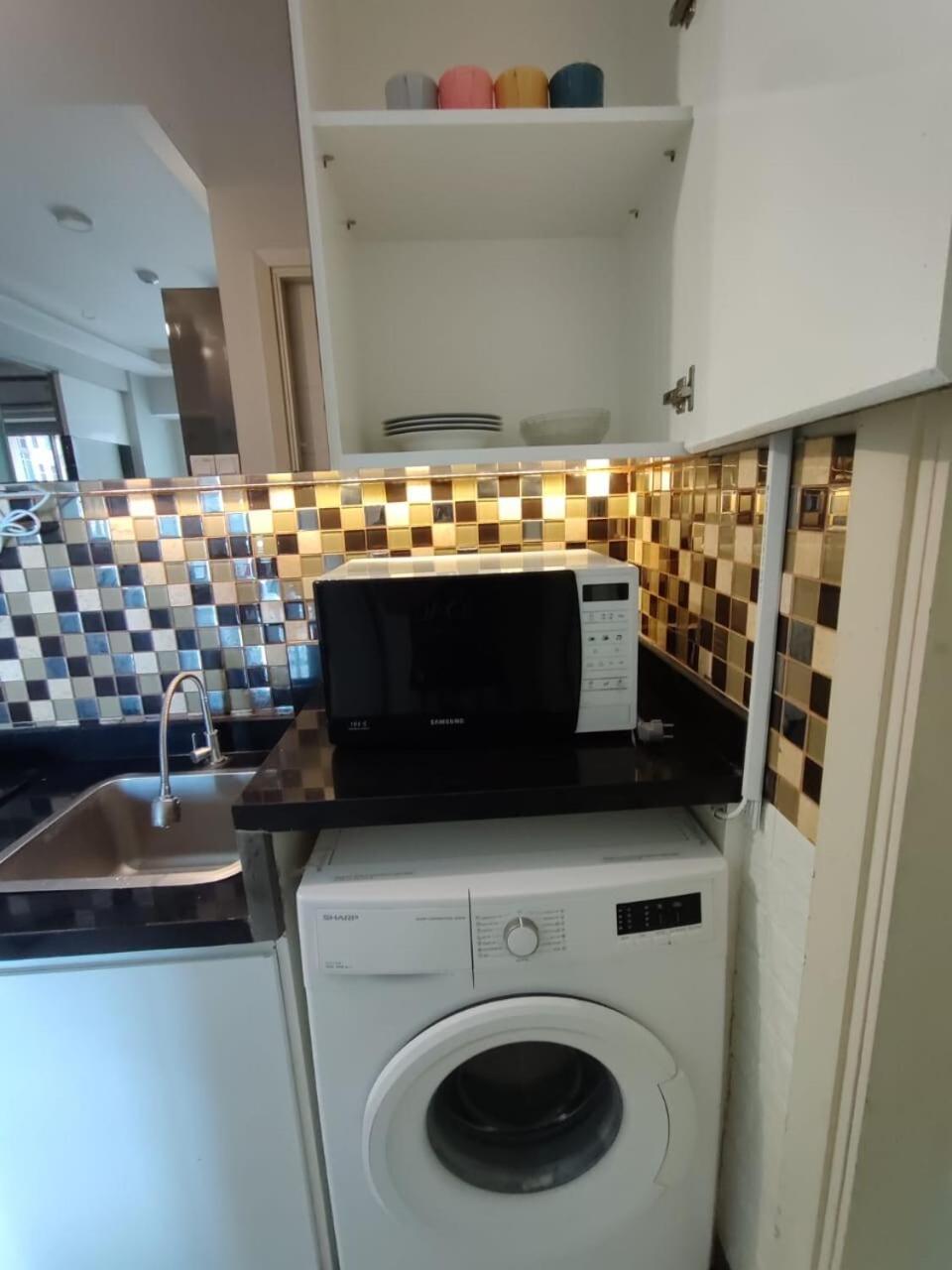 Pakuwonmall Anderson 2br By Host Apartemen