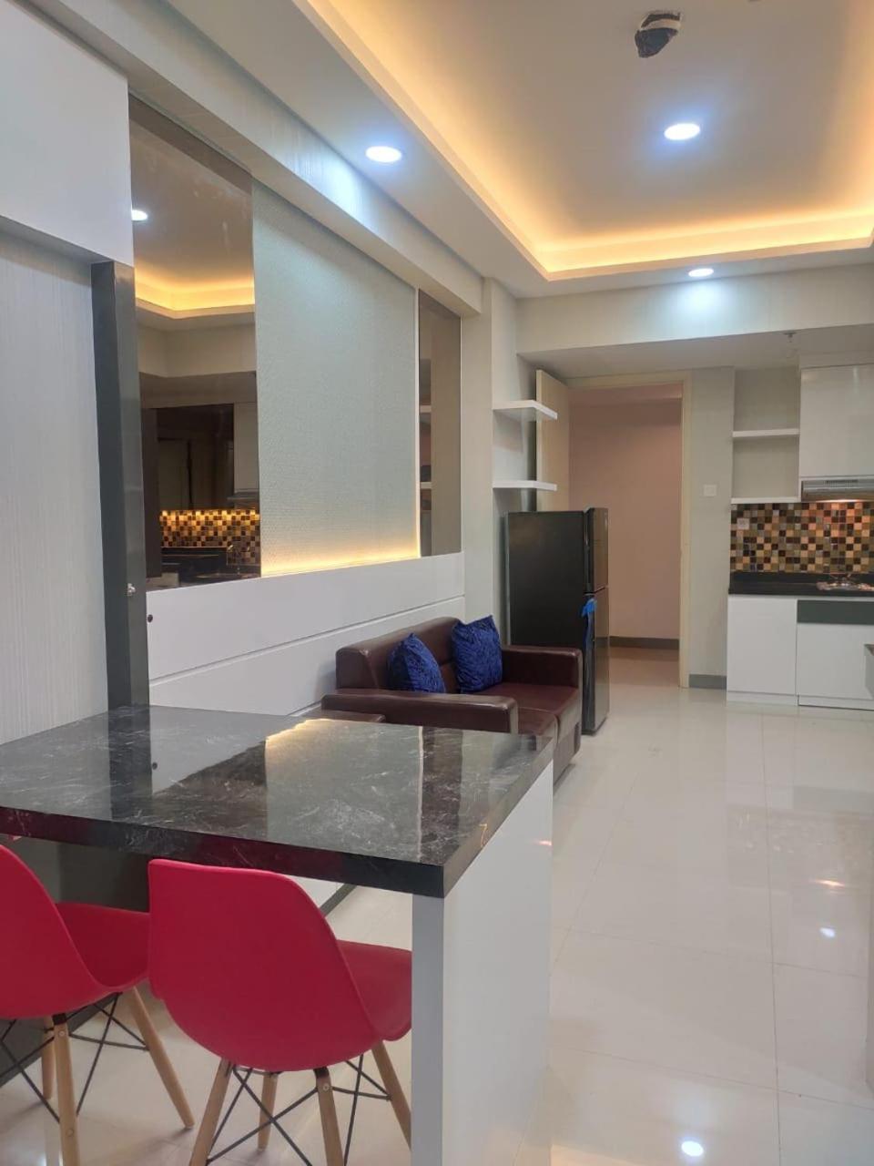 Pakuwonmall Anderson 2br By Host Surabaya