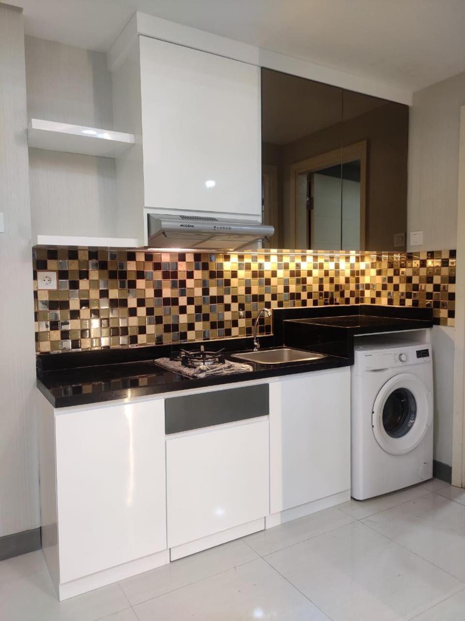 Pakuwonmall Anderson 2br By Host
